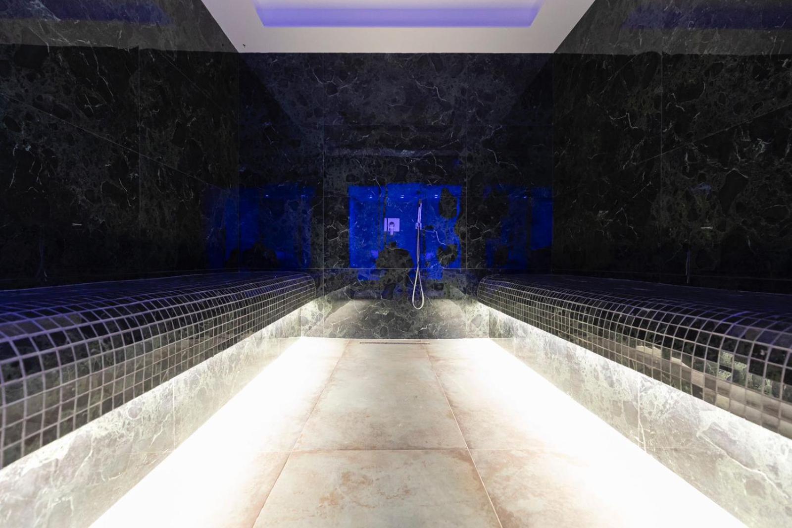 Destiny Hotel & Spa Yzberishti エクステリア 写真
